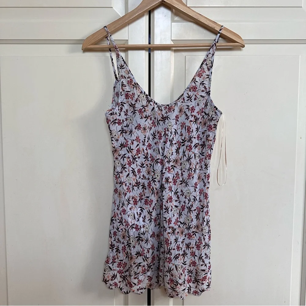 ✨ NWT CHLOE v neck lace bodice cami strap floral print viscose top - Picture 3 of 6